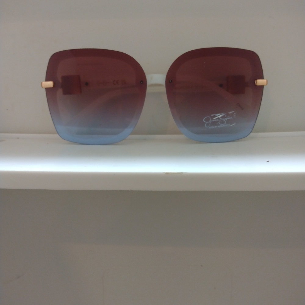 Jessica Simpson Sunglasses 👓
